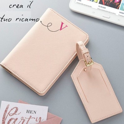 PASSPORT HOLDER AND LUGGAGE TAG IN FAUX LEATHER