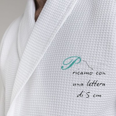 ACCAPPATOIO BIANCO IN NIDO D'APE CON CIFRA RICAMATA